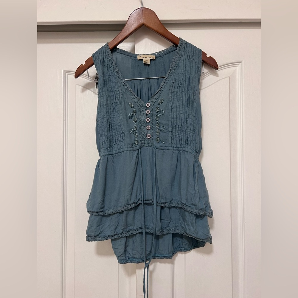 Forever 21 Blue Layered Sleeveless Blouse - Teal/Blue - Like New
